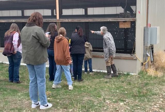 Long Creek students visit Pendleton wildlife rehabilitation center